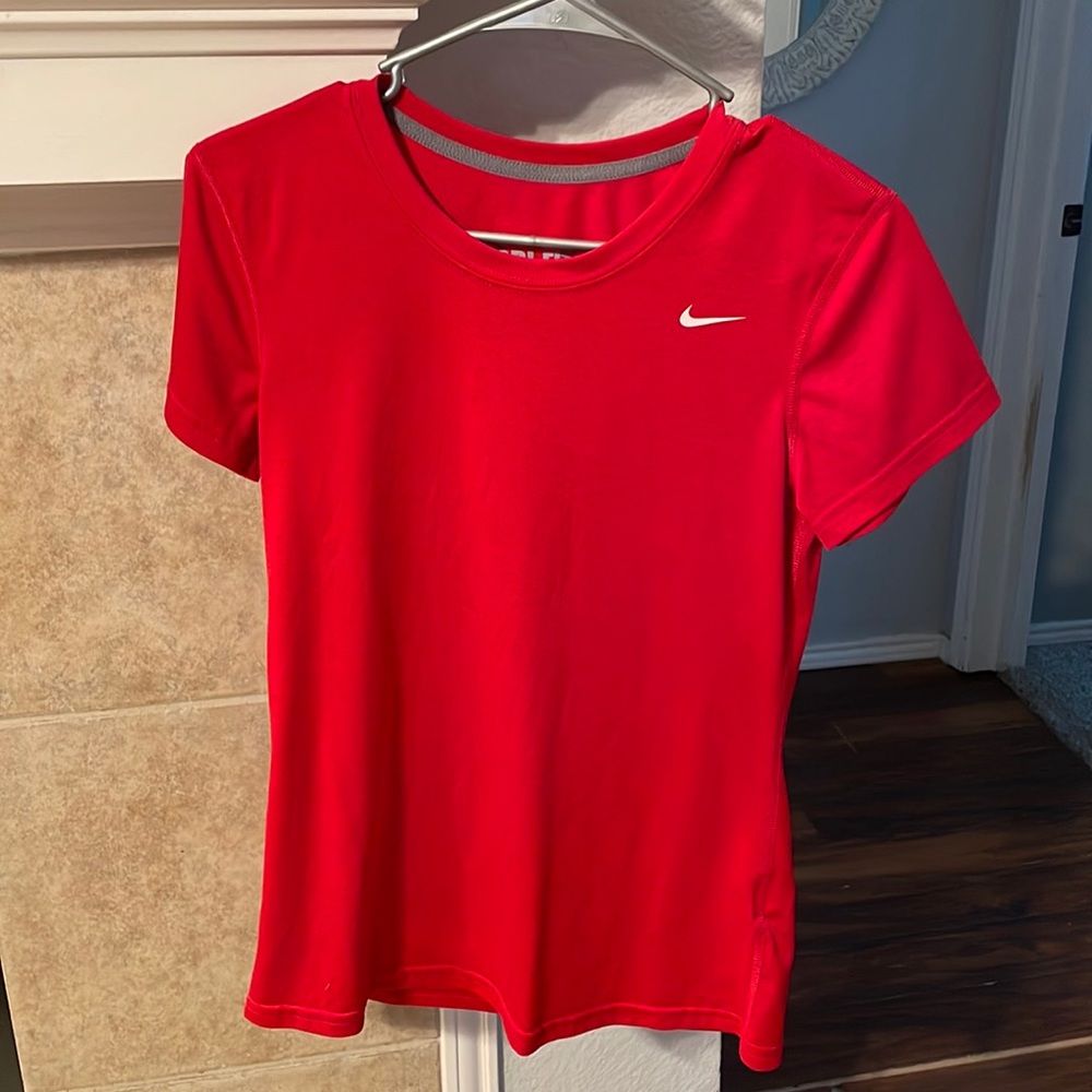 NIKE DRI-FIT. Size small